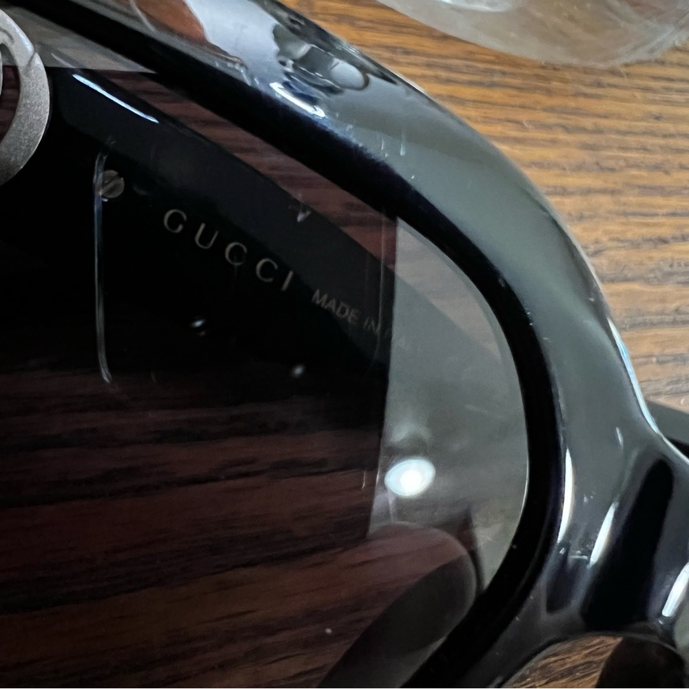 Authentic Black Gucci Sunglasses - Picture 9 of 13